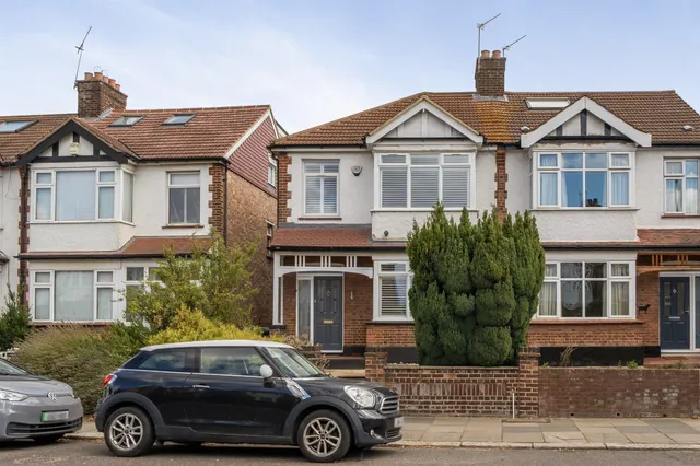 Parsonage Lane, Enfield, photo 1
