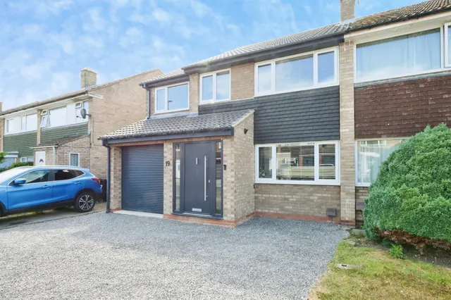 Lowfield Drive, Haxby, York, photo 1