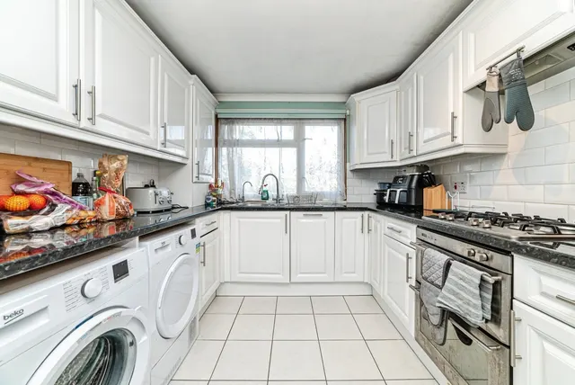 Maldive Road, Basingstoke, RG24, photo 2