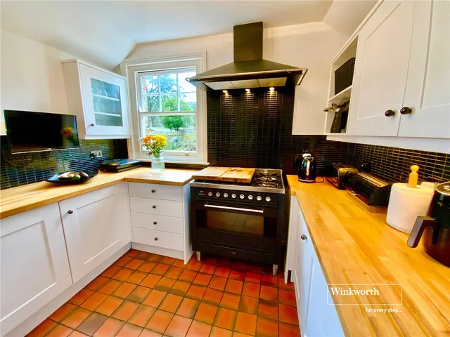 Stanpit, Christchurch, BH23, photo 1
