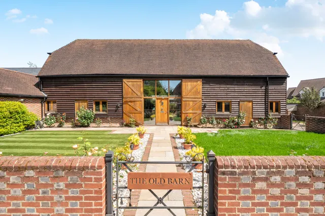 The Old Barn, New House Farm, TN22, photo 1