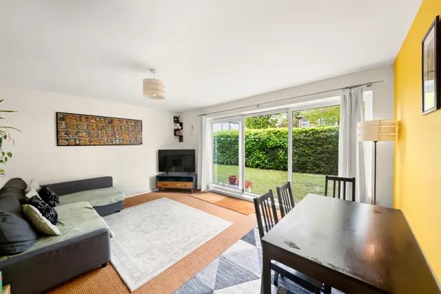 Photo 2 — Cambridge Road, Hanwell, W7 3PD
