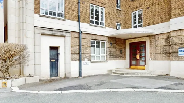 Photo 2 — Cambray Court