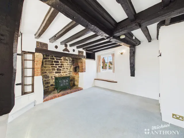 Photo 3 — 1 Aylesbury Road, Cuddington, Aylesbury, HP18 0BD