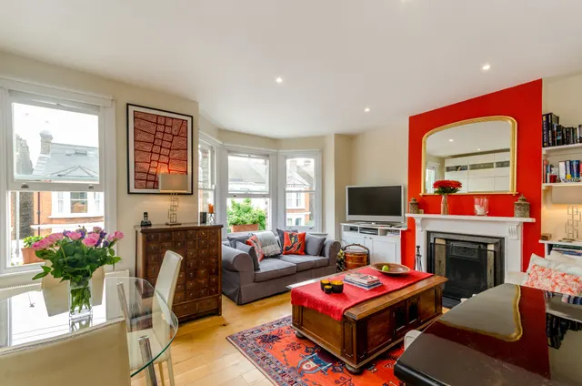 London, SW18, photo 1