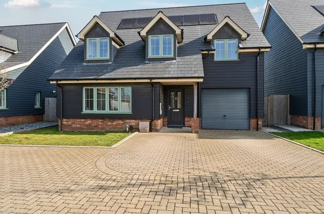 Winchester Road, Botley, SO32, photo 1