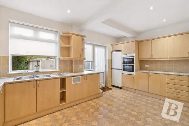 St. Marys Lane, Upminster, RM14, photo 2