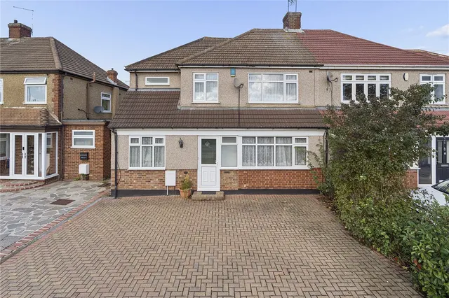 St. Marys Lane, Upminster, RM14, photo 1