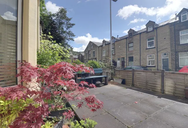 Adelaide Street, Todmorden, OL14, photo 3