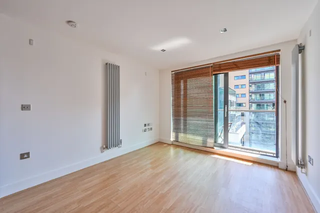 London, E14, photo 2