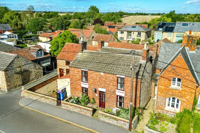 High Street, Reepham, LN3, photo 1