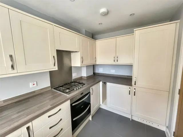 Photo 3 — Coppice Grove, Hailsham, East Sussex, BN27