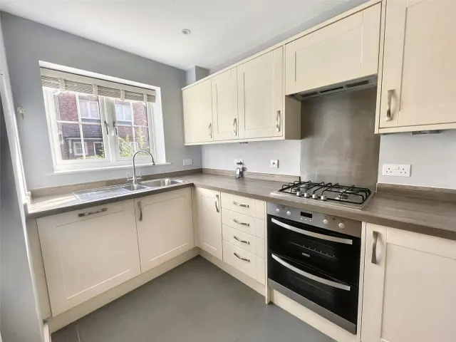 Photo 2 — Coppice Grove, Hailsham, East Sussex, BN27