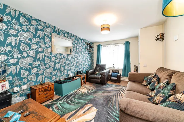 Photo 3 — Calleva Close, Basingstoke