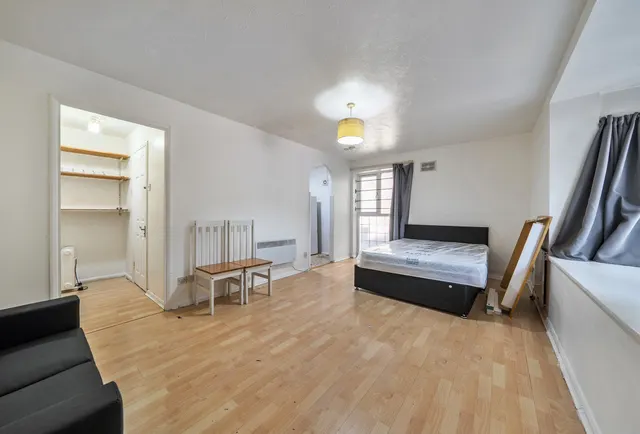 Colwyn Green, Snowdon Drive, NW9 7RB, photo 1