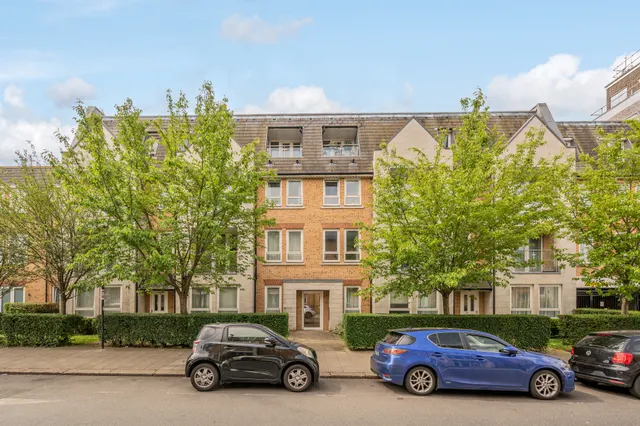 3 Westwood House, 47 Old Devonshire Road, London, photo 1