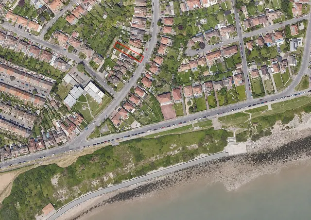 Wear Bay Crescent, Folkestone, CT19, photo 1