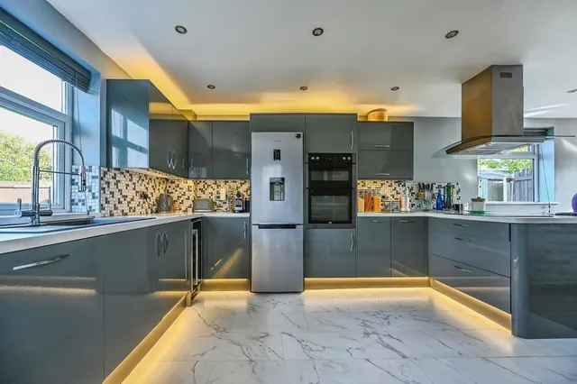 Ditchfield, Liverpool, L37, photo 3