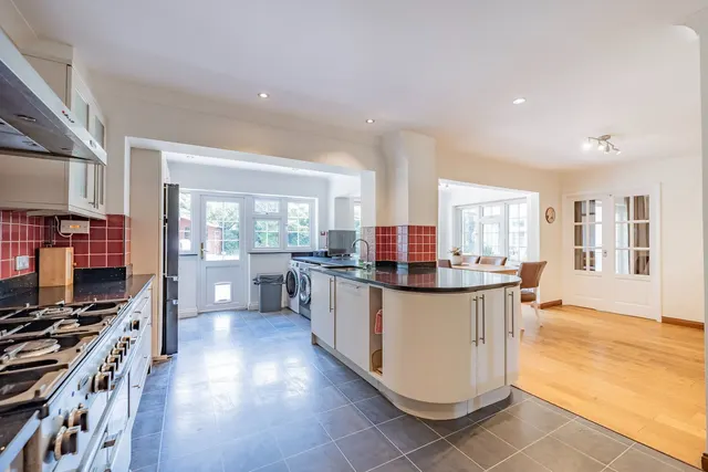 Wellesley Close, Crowborough, TN6, photo 2
