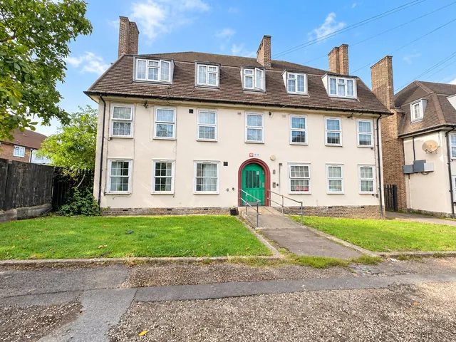 Scarlet Road, London, SE6, photo 1