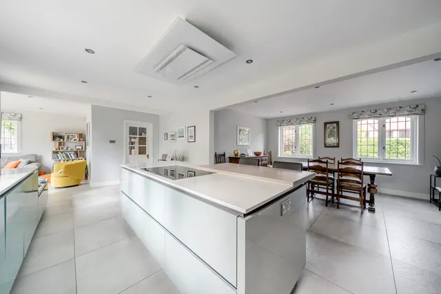 Photo 2 — Hill Place, Farnham Common, SL2