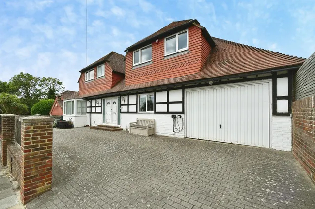 Brownleaf Road, Brighton, photo 1