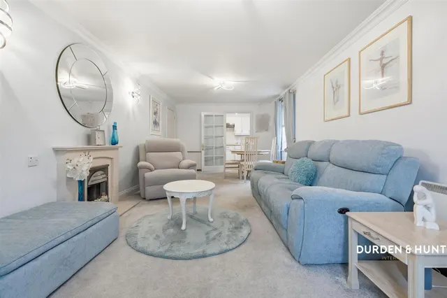 Victoria Road, Buckhurst Hill, IG9, photo 2