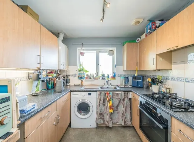 Photo 3 — Bourne Close, Isleworth, TW7