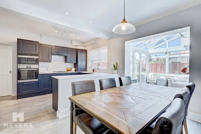 Castlemain Avenue, Bournemouth, BH6, photo 2