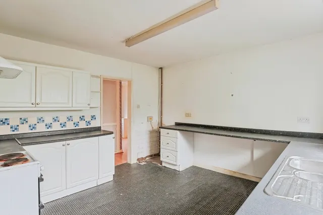 Linmead Drive, Bearcross, BH11, photo 3