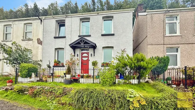 Dyffryn Road, Alltwen, Pontardawe, Swansea, SA8 3BY, photo 1