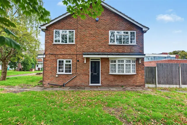 Saxon Green, Nottingham, NG7, photo 1