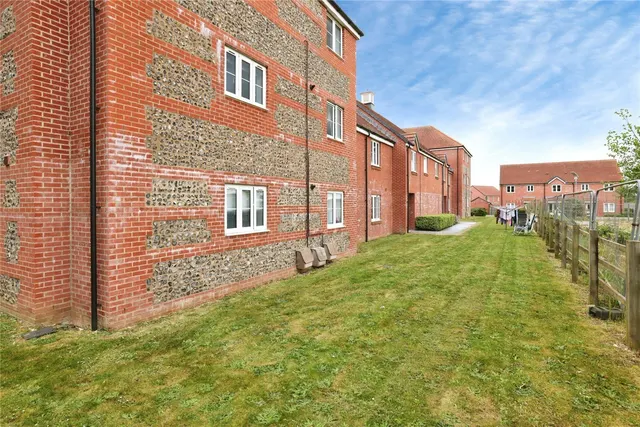Brodie Rise, Salisbury, SP2, photo 1