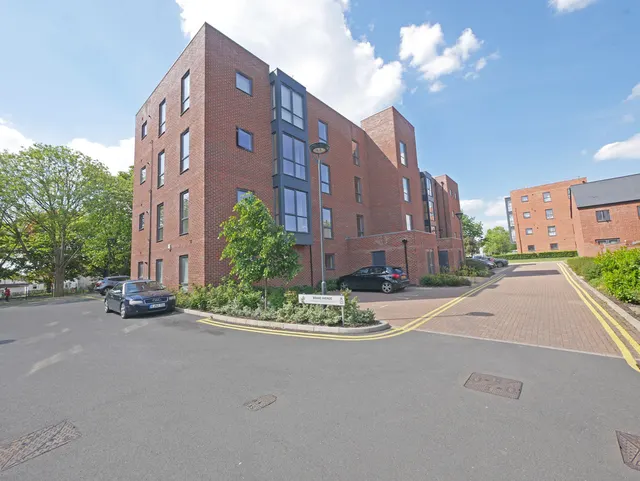 Willoughby Avenue, Uxbridge, photo 1