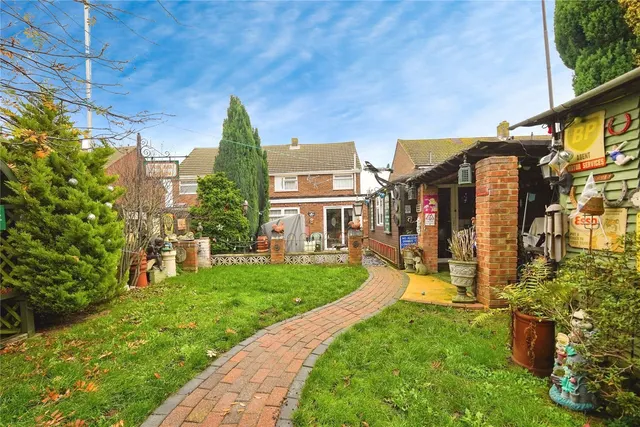 Vale View Road, Aylesham, Canterbury, Kent, CT3, photo 1