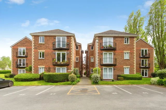 Aigburth Vale, Liverpool, L17, photo 2