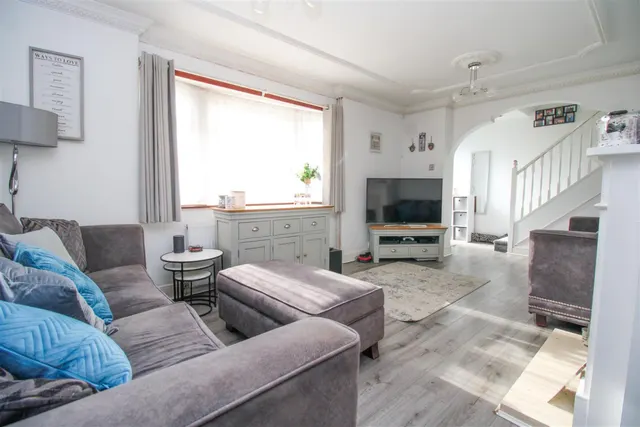 Radburn Close, Harlow, CM18, photo 3