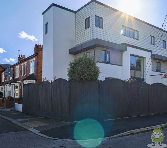 Charlcote Crescent, East Boldon, NE36, photo 3