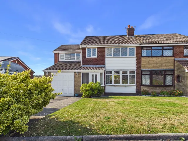 Maple Avenue, Stalybridge, SK15, photo 1