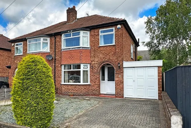 Tulip Drive, Timperley, Cheshire WA15 6LN, photo 1