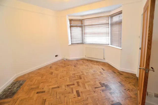 North Cottages, St Albans, AL2, photo 2