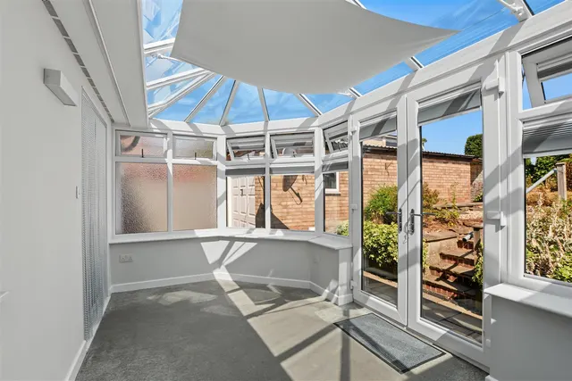 Sisley Avenue, Stapleford, NG9, photo 2