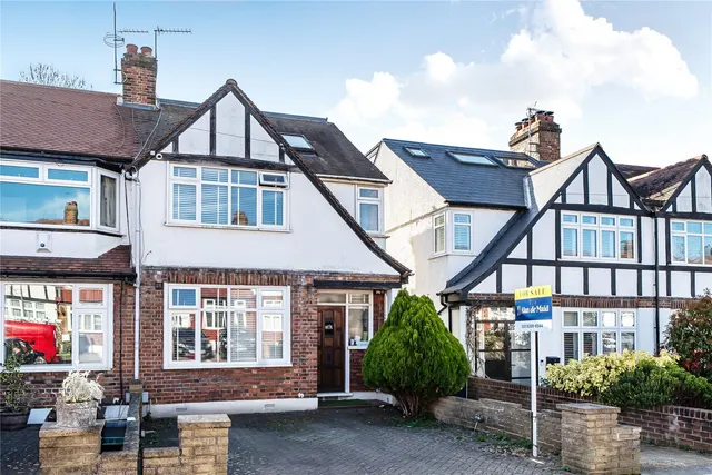 Aylesford Avenue, Beckenham, BR3, photo 1