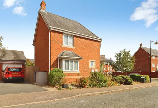 Photo 2 — Ironwood Avenue, Desborough, Kettering