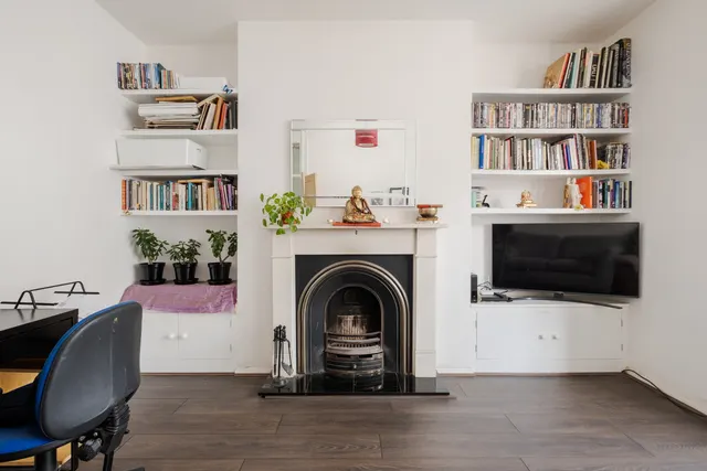 Photo 2 — Coniston Road, London, N10
