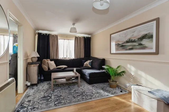 Photo 2 — Buckingham Road, Aylesbury, Buckinghamshire, HP19