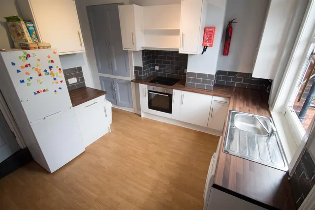 Trelawn Terrace, Headingley, LS6, photo 3
