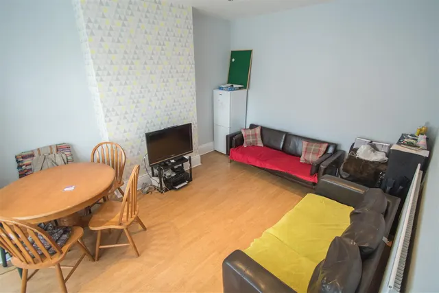Trelawn Terrace, Headingley, LS6, photo 2