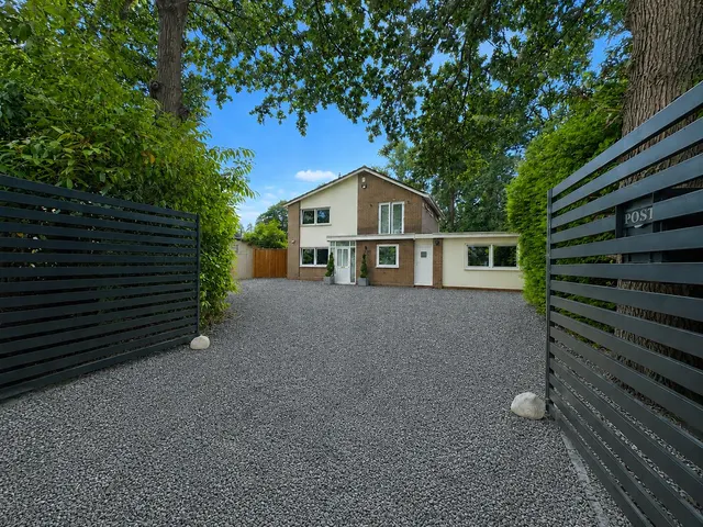 The Maultway, Camberley, Surrey, GU15 1QE, photo 1