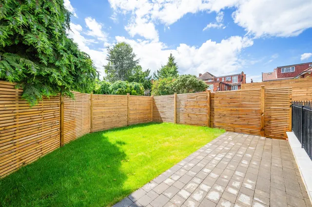 Photo 2 — Creswick Residences, London